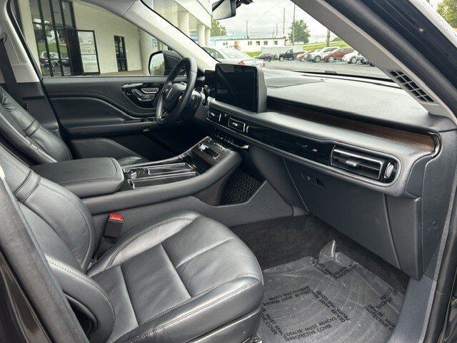 Used 2025 Lincoln Aviator Reserve w/ Illumination Package AWD/4WD image 10