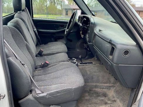 Used 2002 Chevrolet Silverado 2500 4x4 Regular Cab image 14