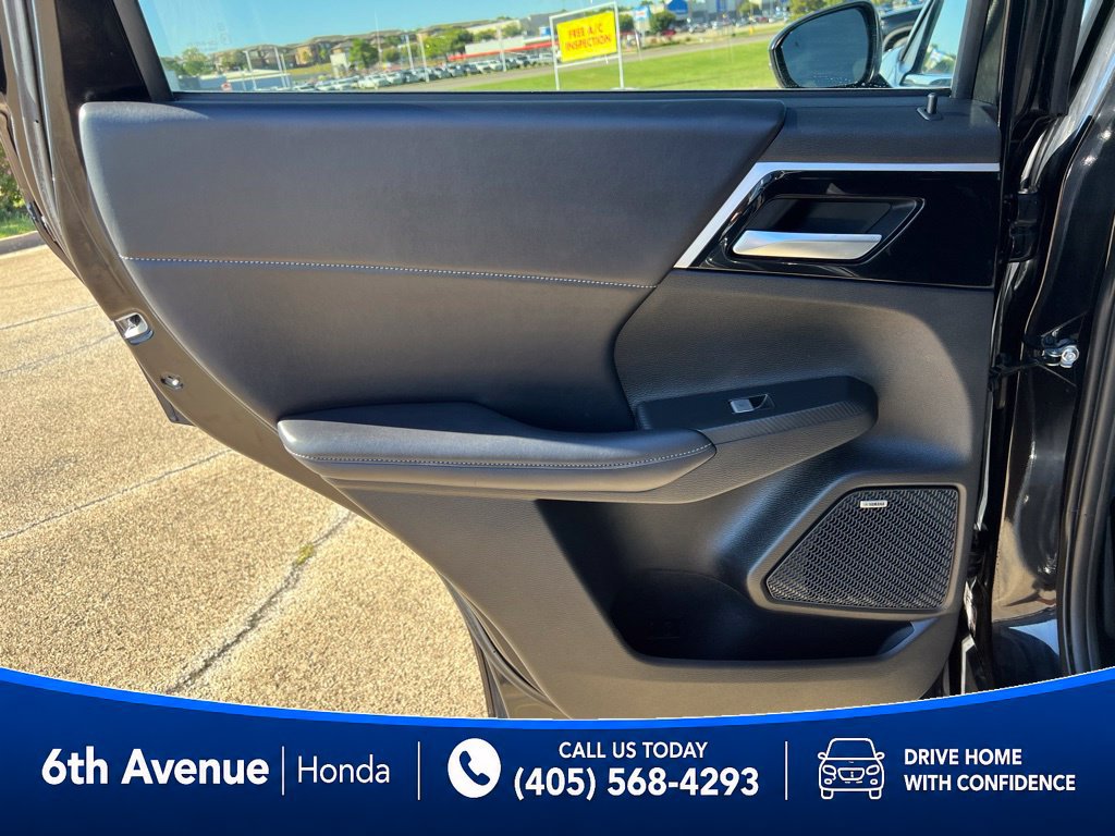 Used 2025 Mitsubishi Outlander SE AWD/4WD image 17