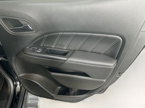 Used 2022 GMC Canyon Denali image 28