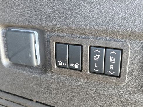 Used 2024 GMC Yukon Denali image 30