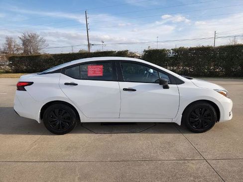 Certified 2025 Nissan Versa S w/ Trunk Package image 4