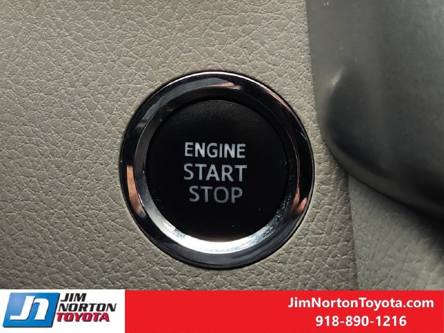 Used 2019 Toyota Highlander Limited FWD image 22