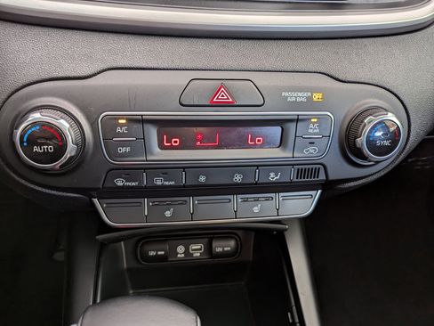 Used 2020 Kia Sorento S image 19