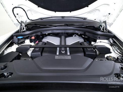Used 2026 Rolls-Royce Cullinan image 37