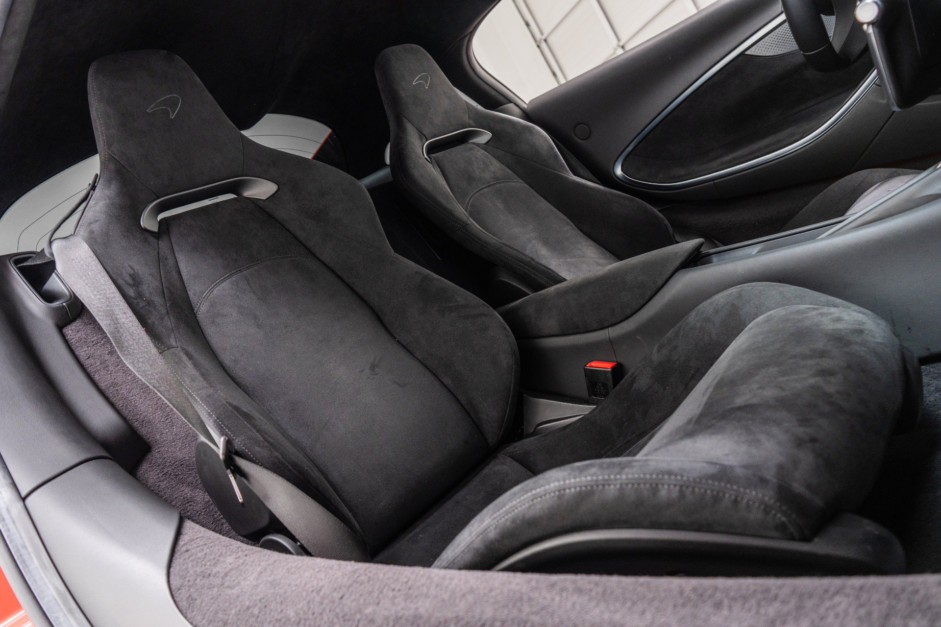 Used 2023 McLaren Artura RWD image 23