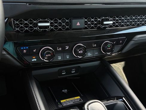 Used 2023 Honda Accord Touring image 25