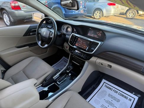 Used 2017 Honda Accord EX-L image 16
