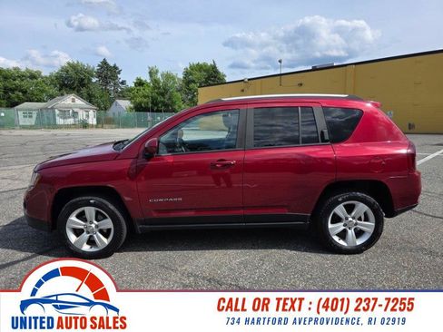 Used 2016 Jeep Compass Latitude AWD/4WD image 2