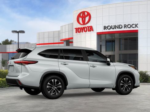 New 2026 Toyota Highlander XLE AWD/4WD image 11