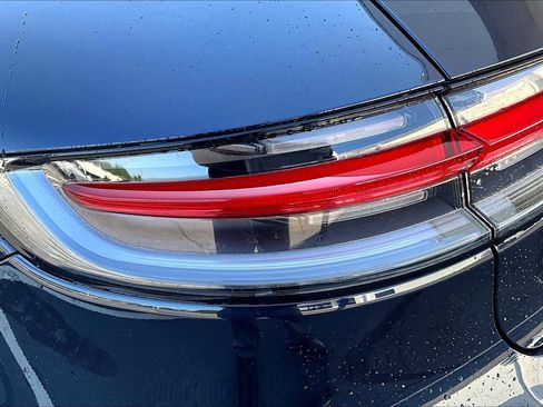 Used 2023 Porsche Macan T image 27