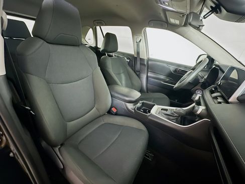 Used 2025 Toyota RAV4 LE AWD/4WD image 28