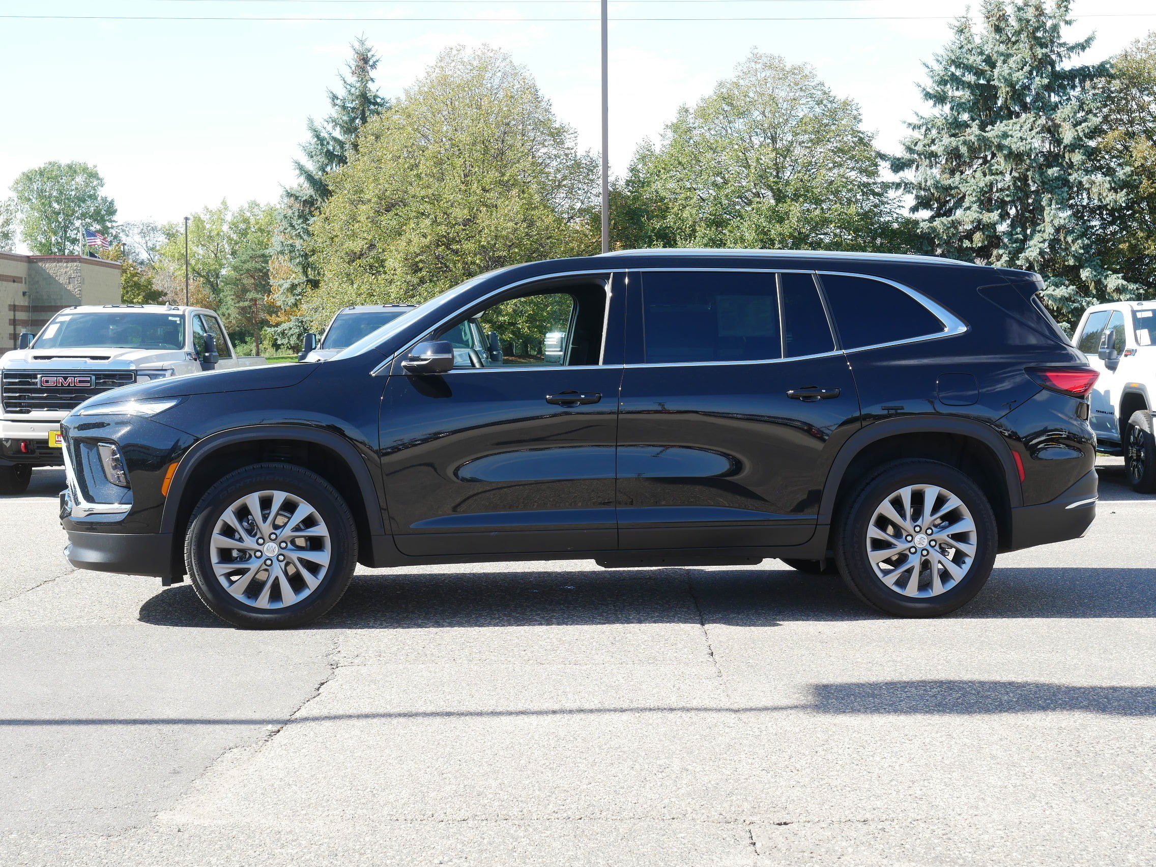 Used 2026 Buick Enclave Preferred AWD/4WD image 4