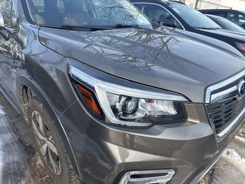 Used 2019 Subaru Forester Touring image 2