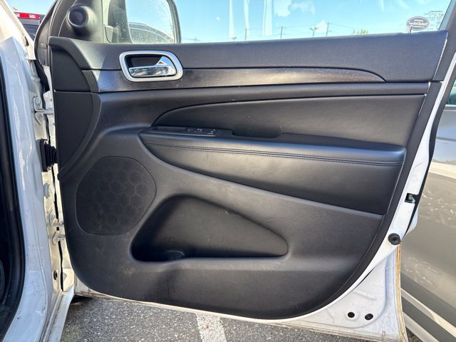 Used 2018 Jeep Grand Cherokee Altitude AWD/4WD image 15