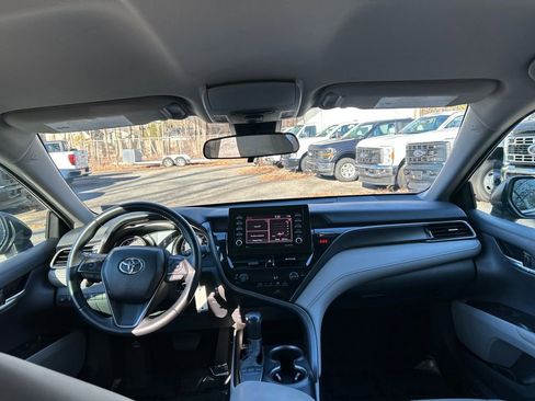 Used 2024 Toyota Camry SE image 24