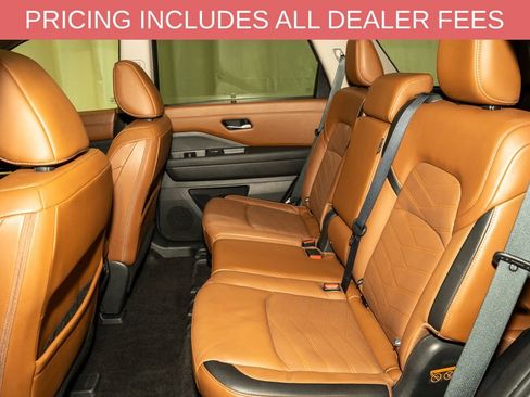 Used 2023 Nissan Pathfinder Platinum w/ Lighting Package (N93) AWD/4WD image 10