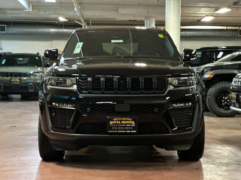 New 2026 Jeep Grand Cherokee Limited AWD/4WD image 8