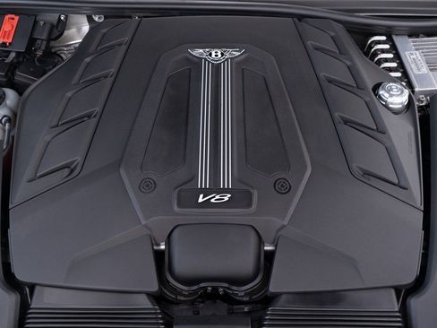 Used 2020 Bentley Bentayga V8 image 49