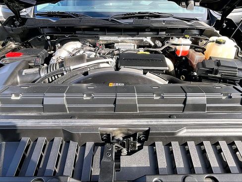 Used 2023 GMC Sierra 3500 Denali w/ Denali Ultimate Package image 9