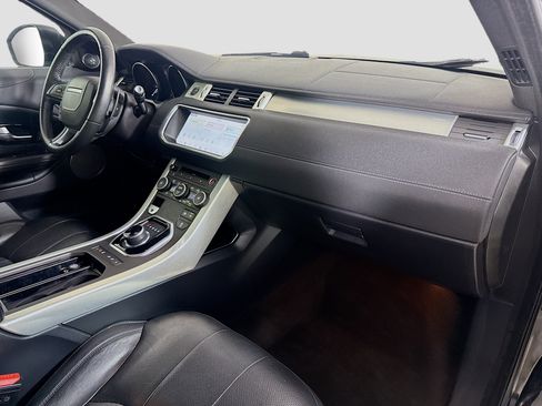 Used 2017 Land Rover Range Rover Evoque SE Premium image 30