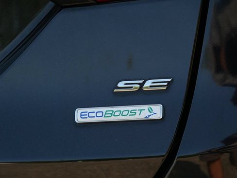 Used 2014 Ford Fusion SE w/ Equipment Group 202A FWD image 8
