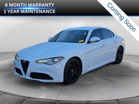 Used 2018 Alfa Romeo Giulia image 1