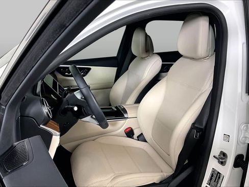 Used 2026 Mercedes-Benz GLC 300 image 7