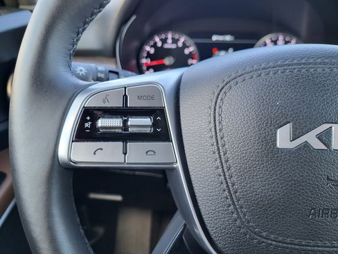 Used 2022 Kia Telluride SX w/ SX Prestige Package image 20