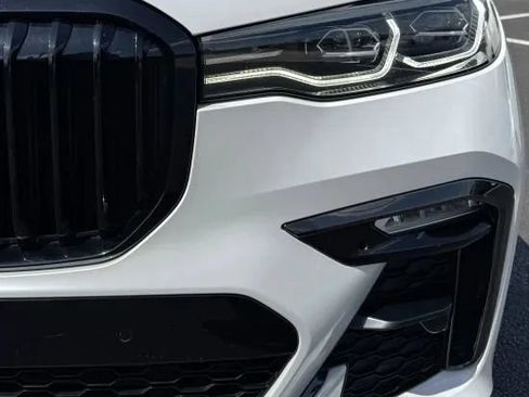 Used 2021 BMW X7 xDrive40i w/ M Sport Package AWD/4WD image 9