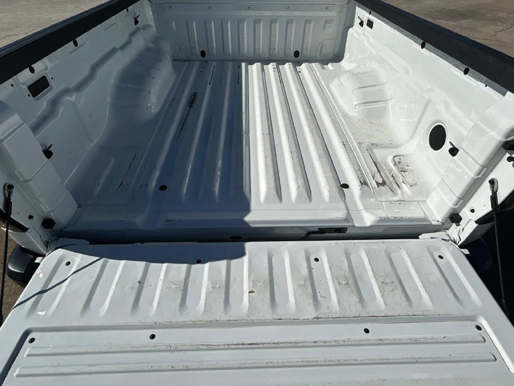 Used 2024 Nissan Frontier S RWD image 8