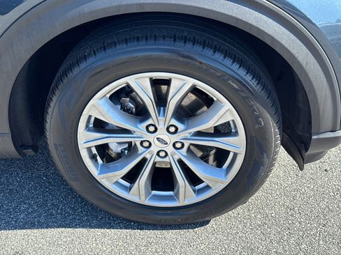 Used 2022 Ford Explorer Limited w/ Equipment Group 301A image 12