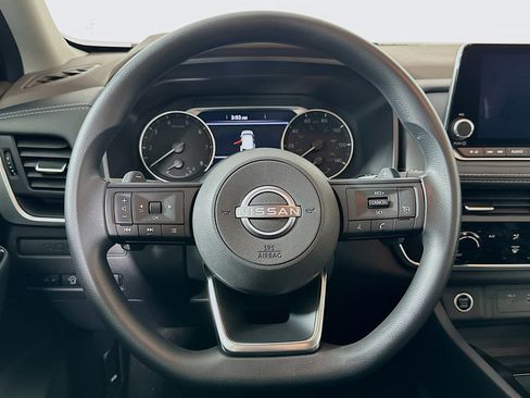 Used 2023 Nissan Rogue S image 18