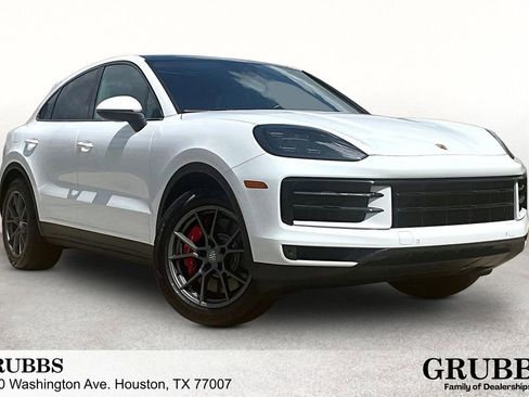 Used 2024 Porsche Cayenne S AWD/4WD image 1