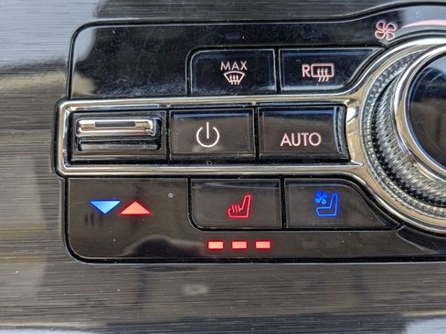 Used 2023 Lincoln Nautilus Reserve image 26