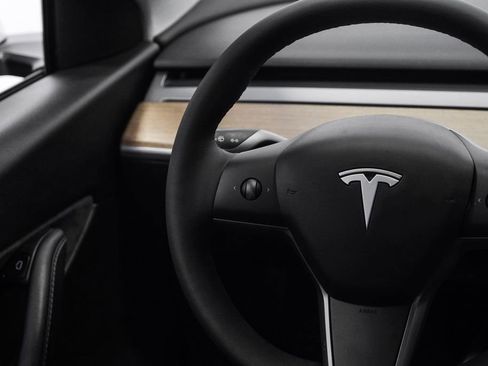 Used 2021 Tesla Model Y Long Range AWD/4WD image 23