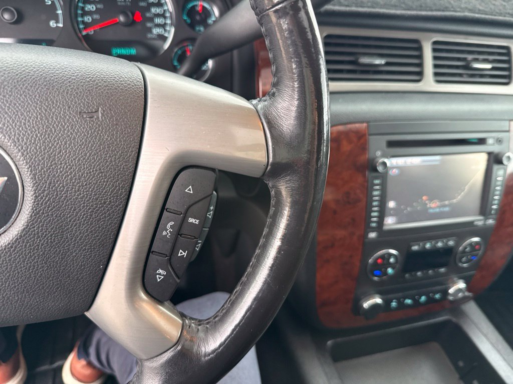 Used 2012 Chevrolet Avalanche LTZ AWD/4WD image 38