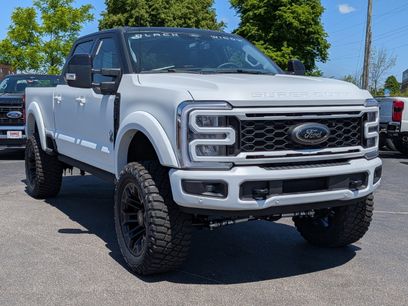 New 2026 Ford F250 Lariat w/ Black Appearance Package