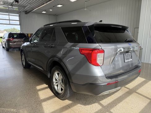 Used 2023 Ford Explorer XLT w/ Equipment Group 202A AWD/4WD image 3