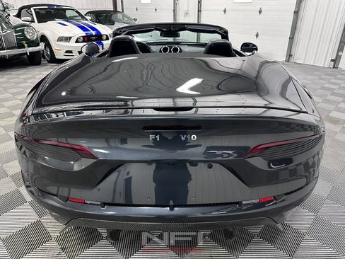 Used 2014 SRT Viper GTS w/ GTS Laguna Interior Package RWD image 16