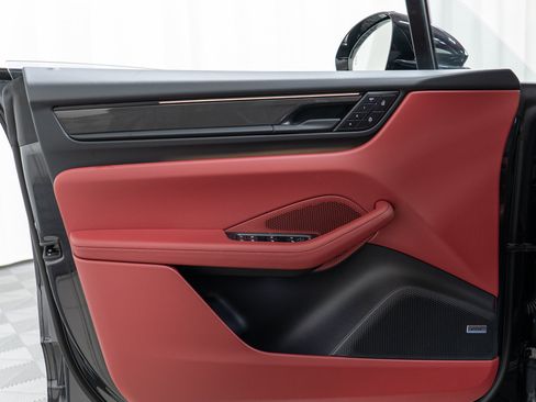 New 2026 Porsche Macan GTS Electric image 14