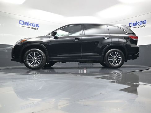 Used 2017 Toyota Highlander XLE image 45