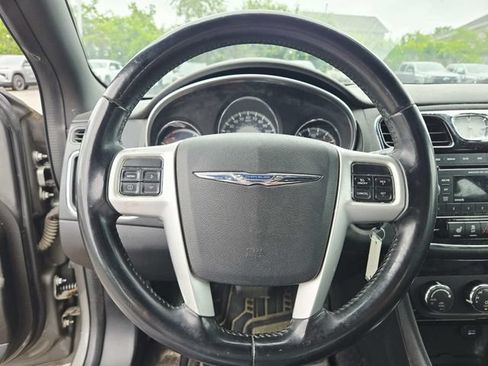 Used 2013 Chrysler 200 Limited FWD image 9