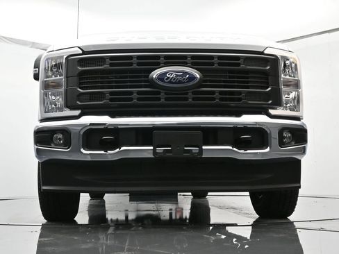 New 2026 Ford F250 XL w/ XL Chrome Package AWD/4WD image 40