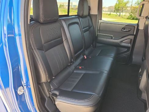 Certified 2024 Nissan Frontier SL w/ Technology Package RWD image 14