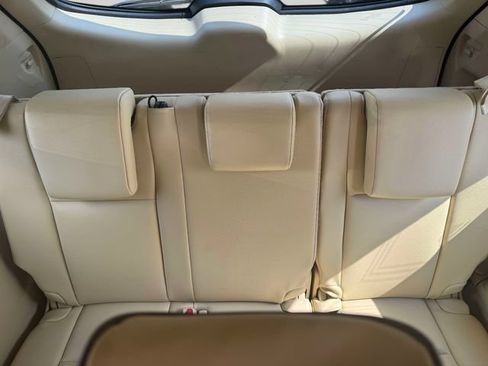 Used 2019 Toyota Highlander XLE AWD/4WD image 16