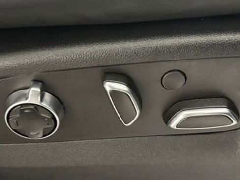 Used 2022 Cadillac Escalade Premium Luxury Platinum image 23