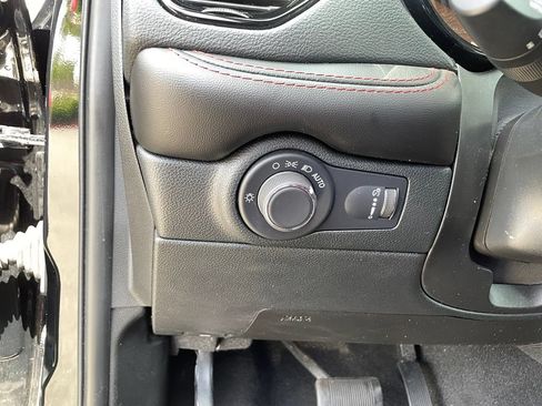 Used 2024 Dodge Durango GT AWD/4WD image 13