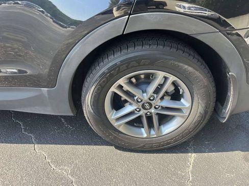 Used 2017 Hyundai Santa Fe Sport FWD image 11