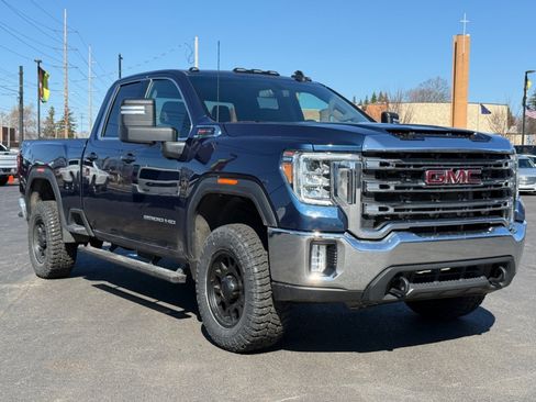 Used 2023 GMC Sierra 2500 SLE w/ SLE Convenience Package AWD/4WD image 2